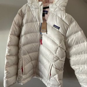 Girls Patagonia Down Hooded Jacket - Never Worn - Birch White